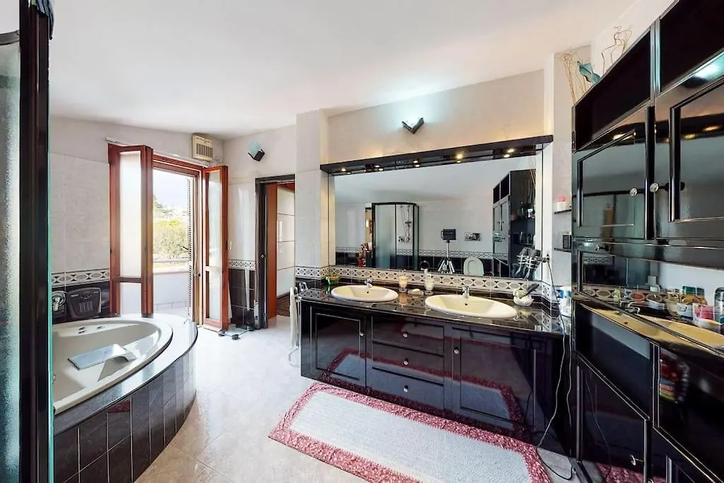Villa Con Piscina E Giardino A Due Passi Dal Mare. Su Forti